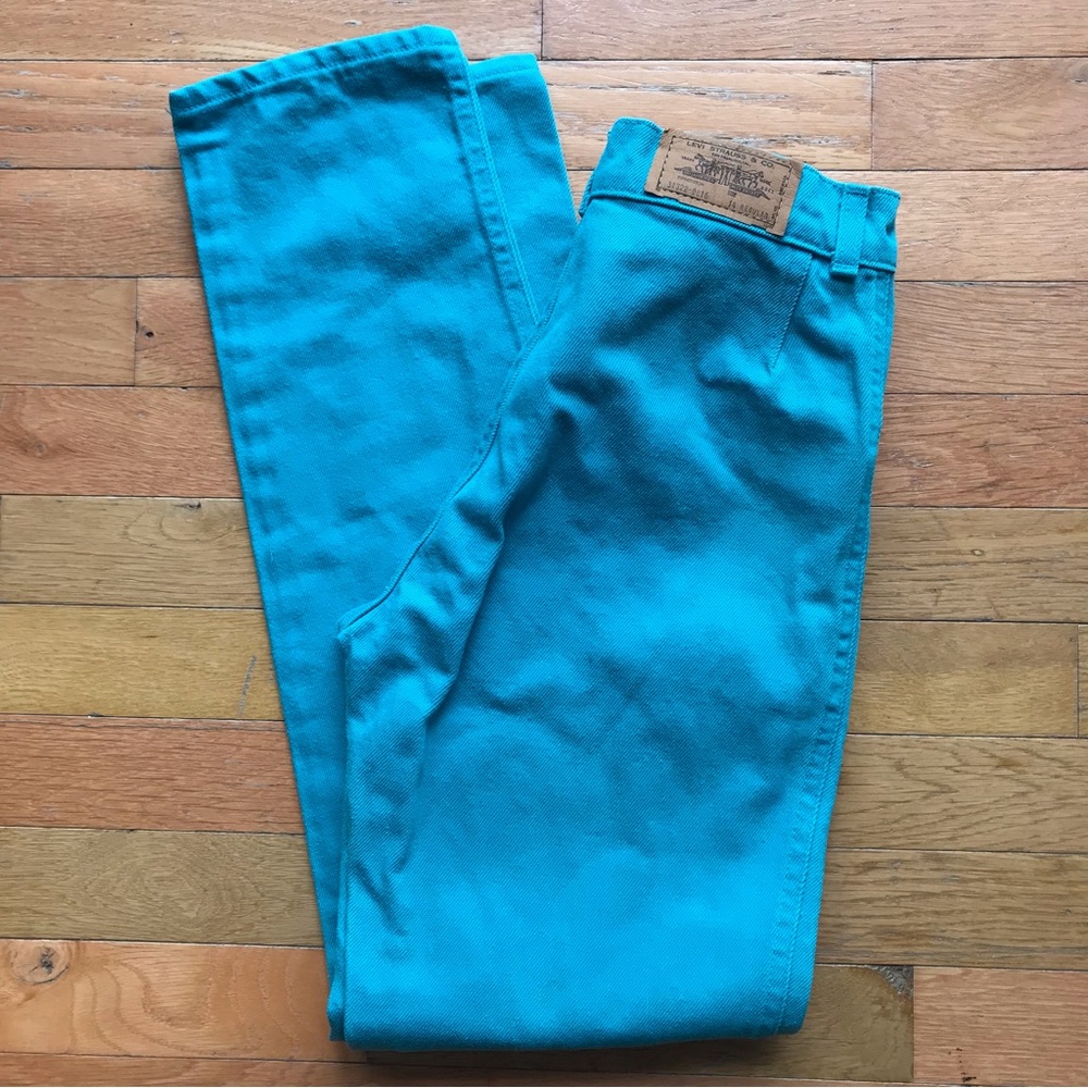 Bright blue vintage Levi’s girls size 14